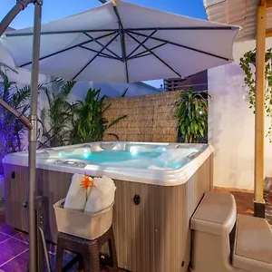 Mucura & 3*, Cartagena Colombia